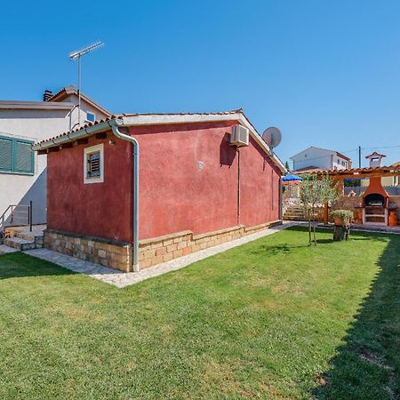 Apartment With Pool Višnjan Εξωτερικό φωτογραφία