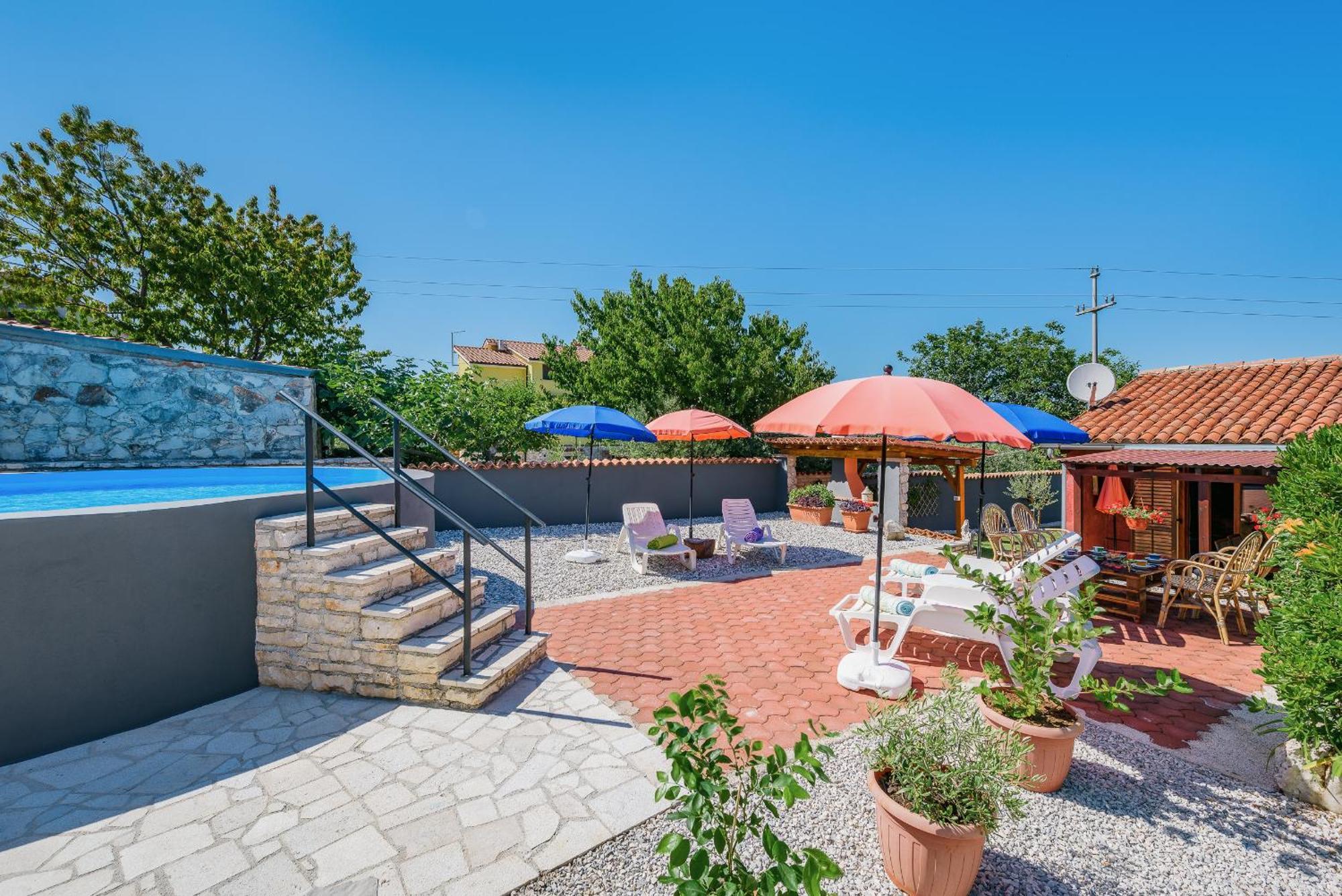 Apartment With Pool Višnjan Εξωτερικό φωτογραφία
