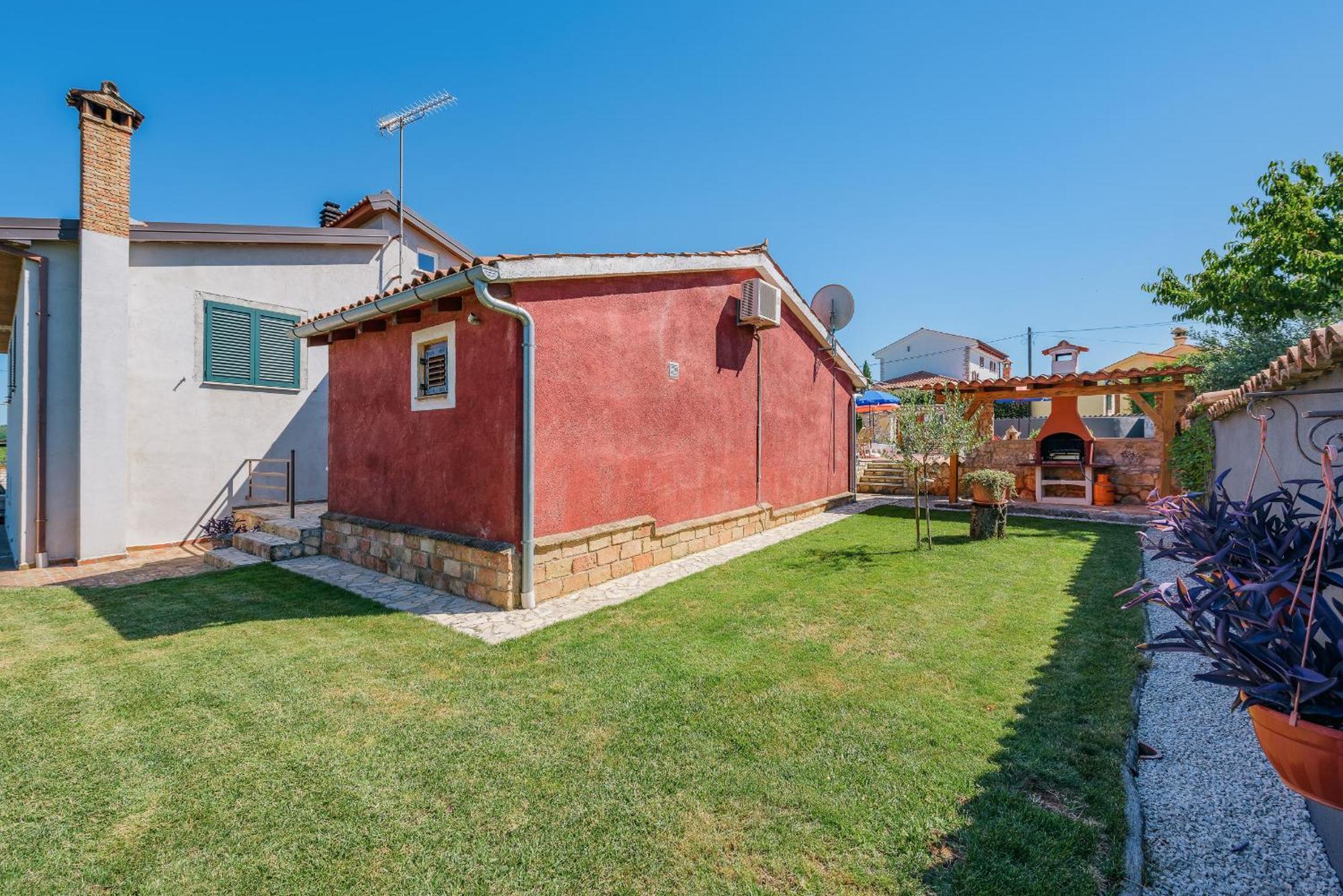 Apartment With Pool Višnjan Εξωτερικό φωτογραφία