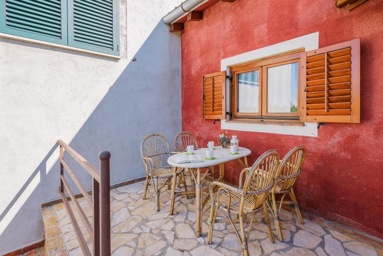 Apartment With Pool Višnjan Εξωτερικό φωτογραφία