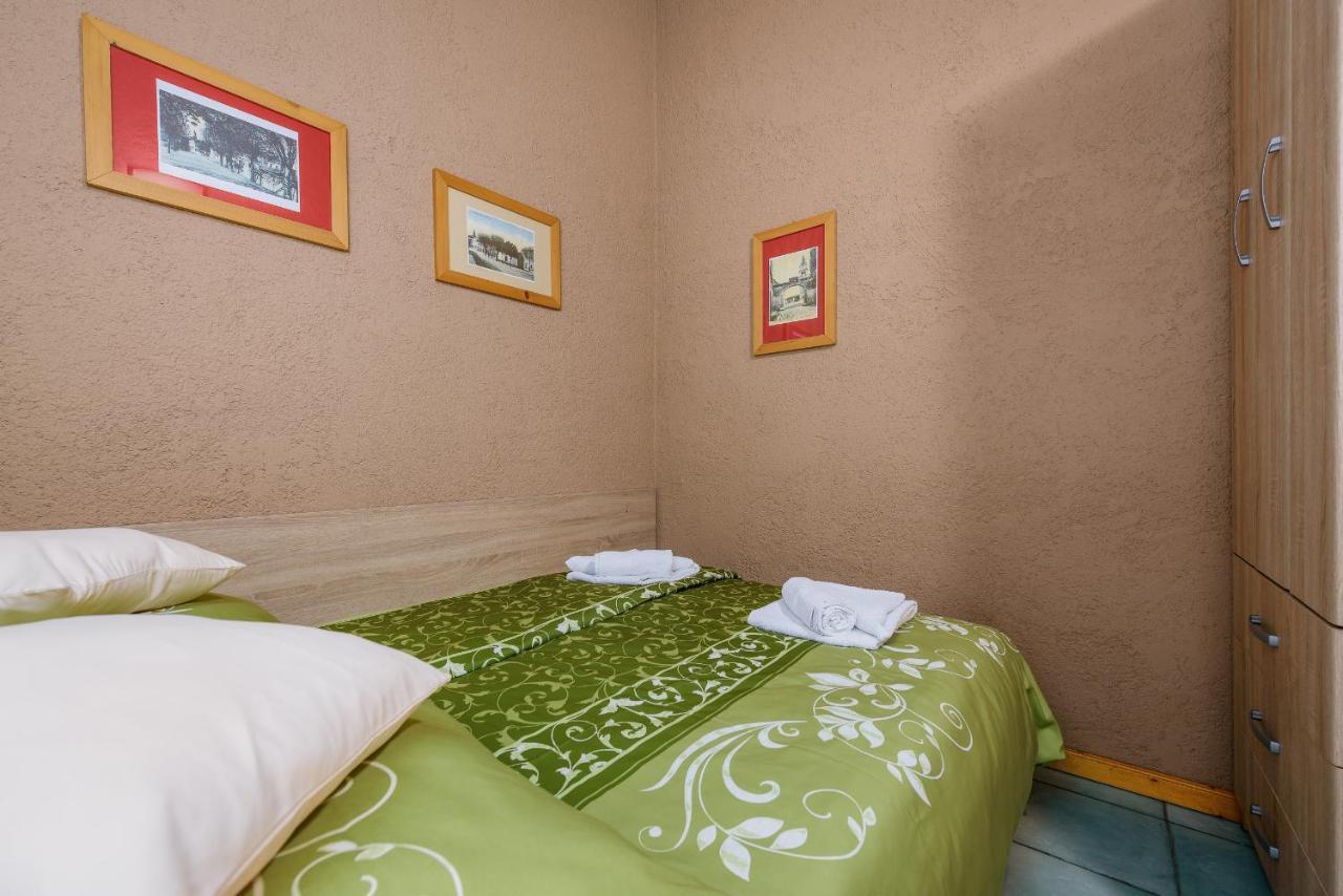 Apartment With Pool Višnjan Εξωτερικό φωτογραφία